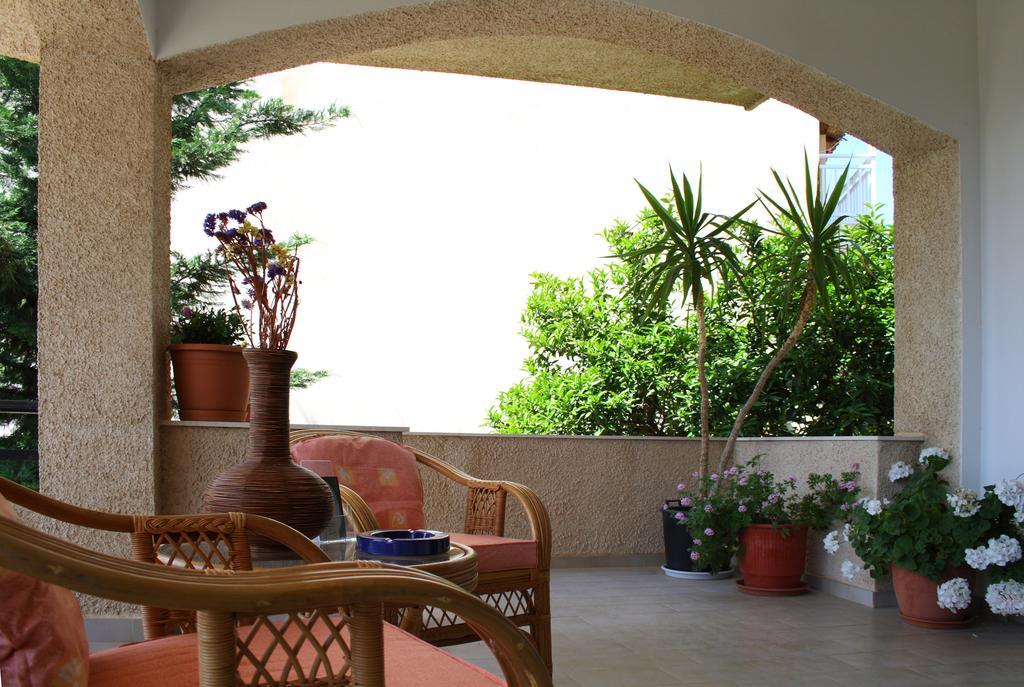 Villa Yiotevi Poros Town Екстер'єр фото