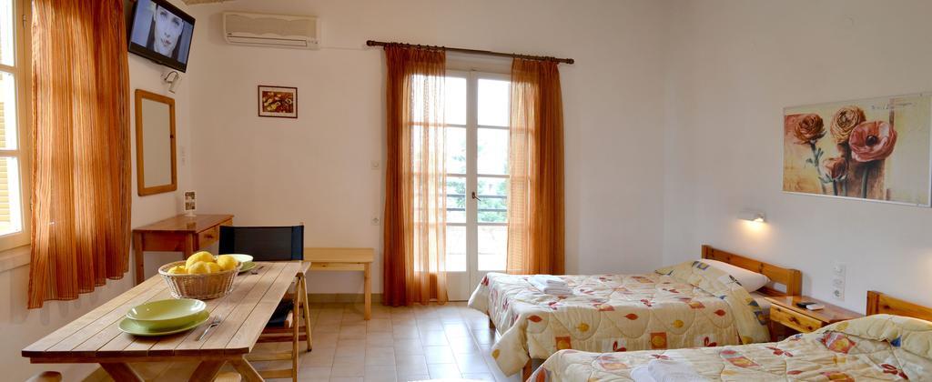 Villa Yiotevi Poros Town Екстер'єр фото