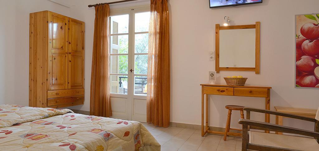 Villa Yiotevi Poros Town Екстер'єр фото